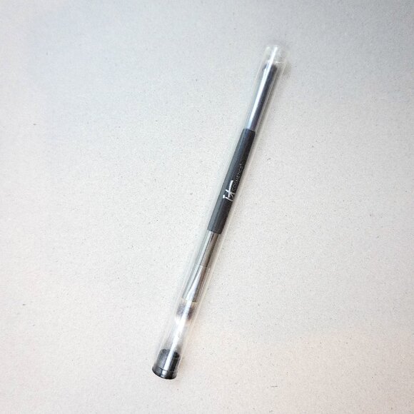 Brand New iT Cosmetics "Heavenly Luxe No-Tug" Dual Eyeshadow Brush #5 - Picture 1 of 6